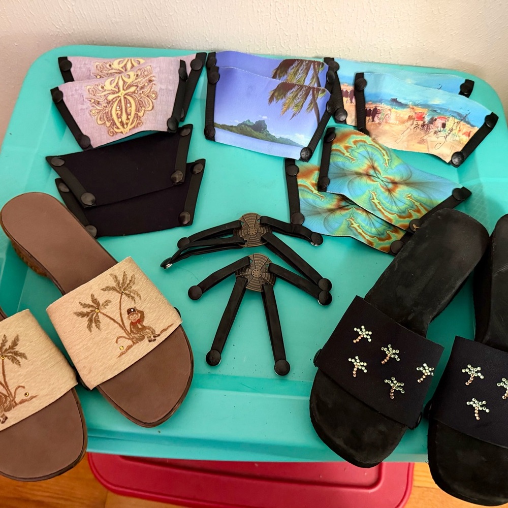 Onesole interchangeable top shoes with 2 soles and 10 sets of tops.
